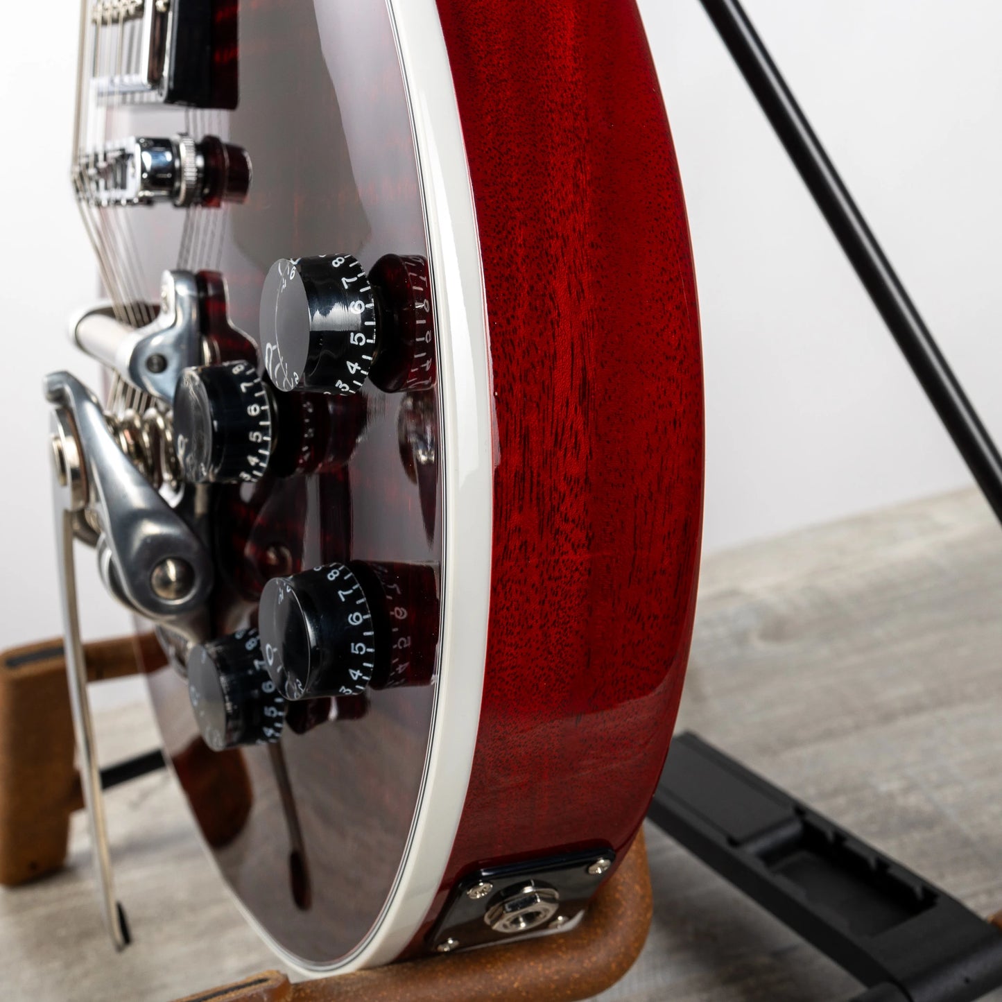 Gibson Mod™ Collection Les Paul Supreme with Bigsby, Wine Red Electric Guitar Gibson Mod™ Collection