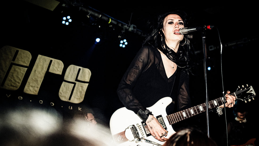 Gibson Artist Spotlight program member Nieve Ella