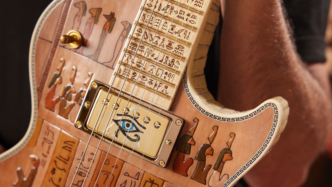 Gibson Custom Les Paul Custom Egyptian Sands neck pickup detail