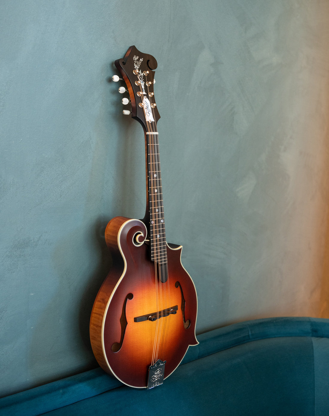 The Gibson Custom Sierra Hull F-5G mandolin 