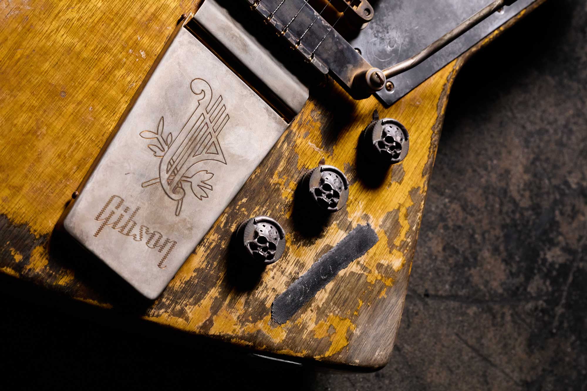 Gibson Custom e Leo Scala ’58 Addiction Explorers, 10 Korina uniche per la Master Artisan Collection