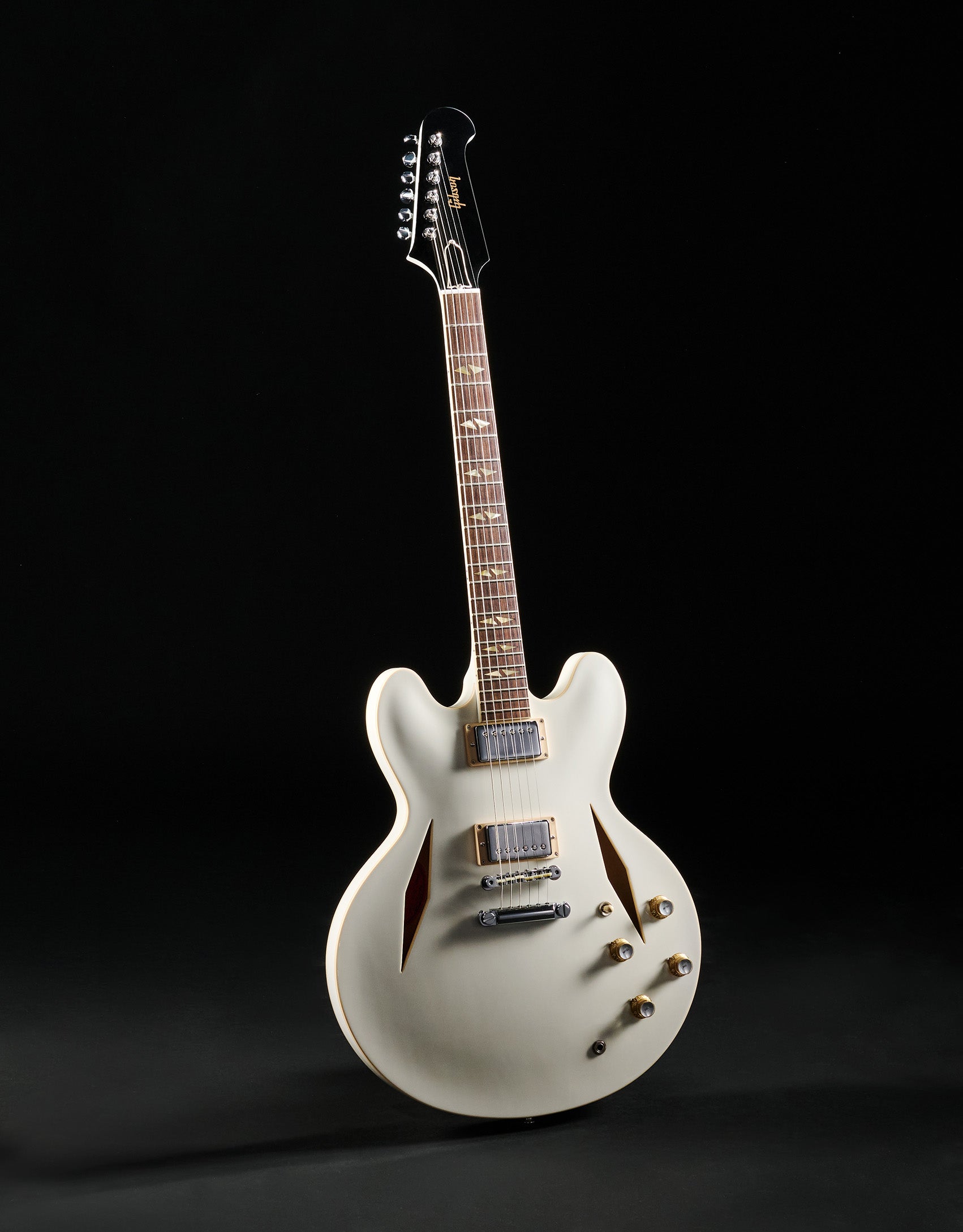 The Dave Grohl DG-335 returns in limited-edition Alpine White – Gibson