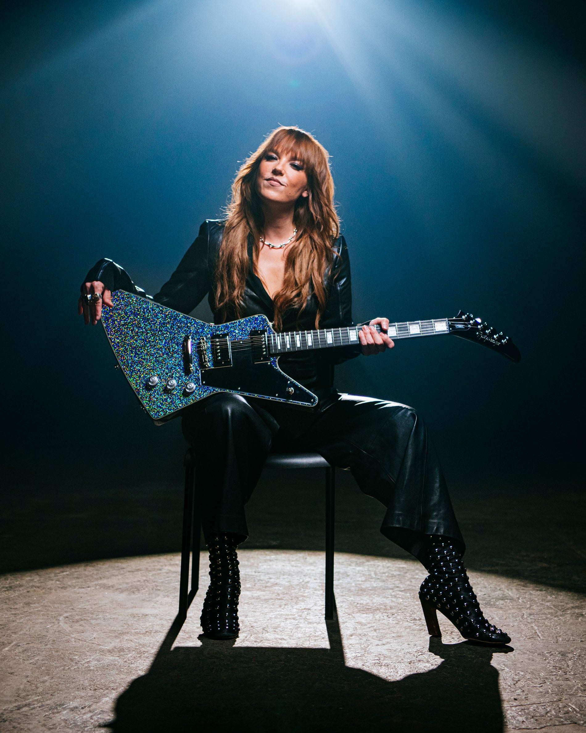 Hero_Mobile_LzzyHale_YVE_8705_