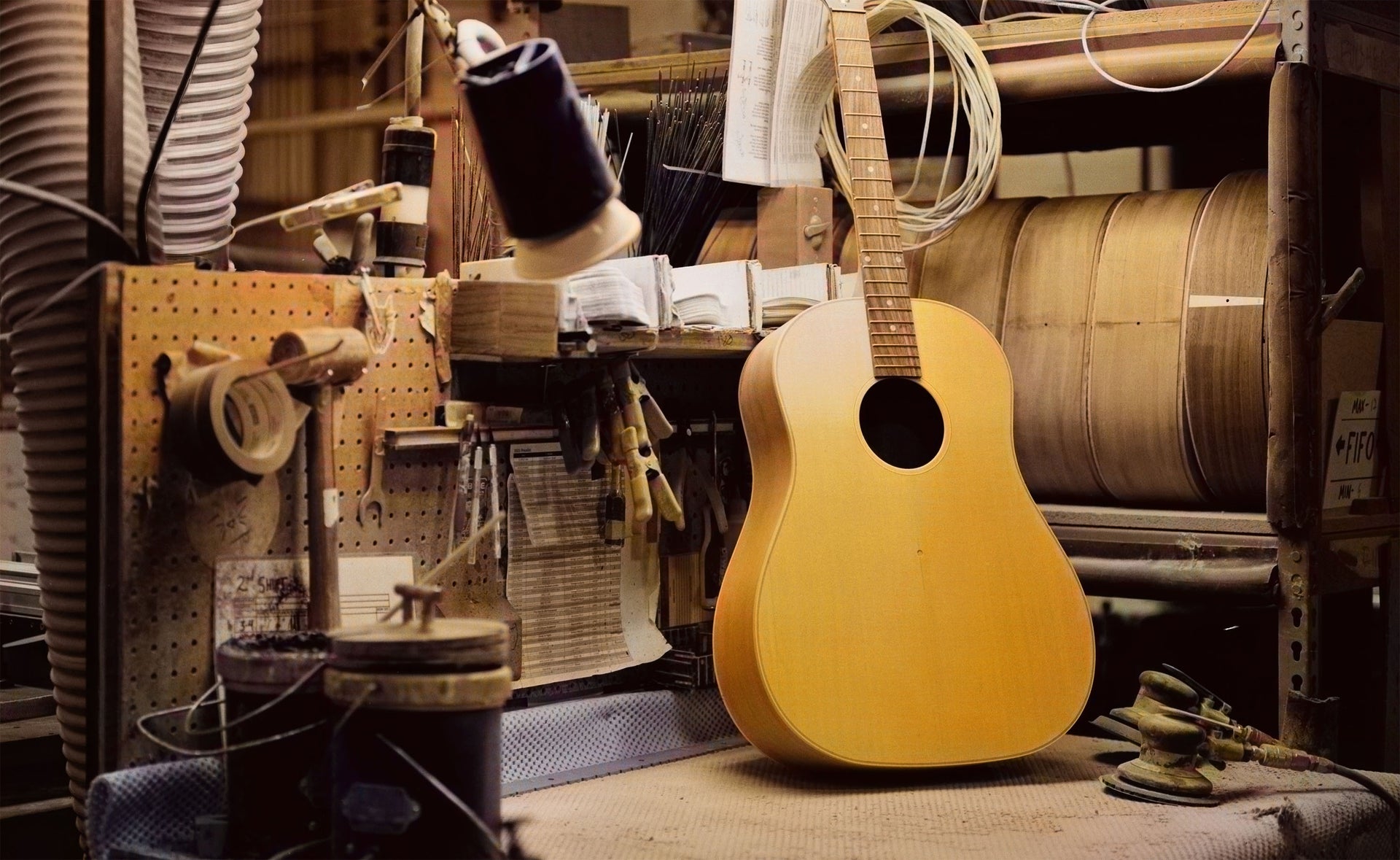 Gibson, brand website product image