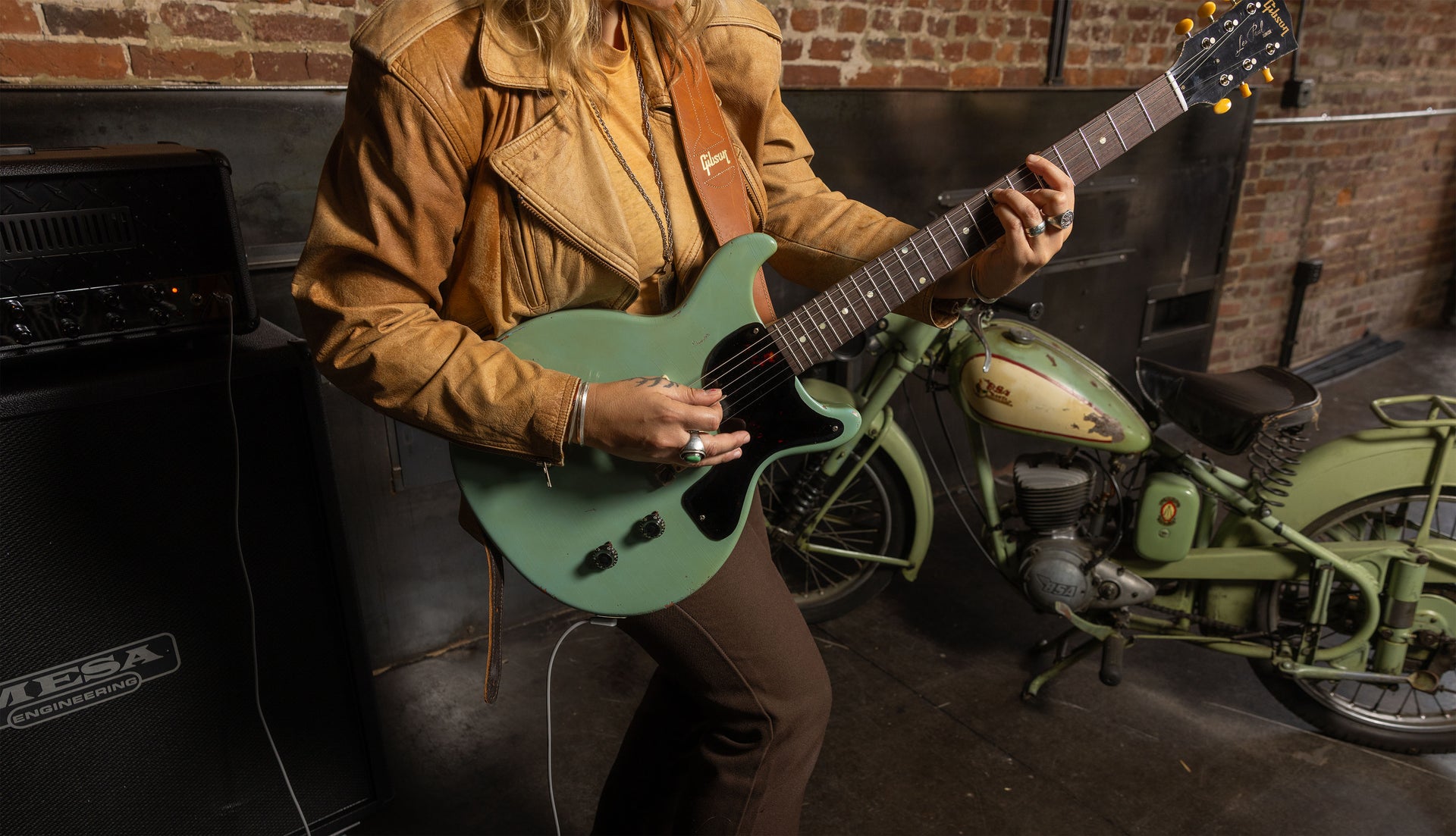 Gibson, brand website product image