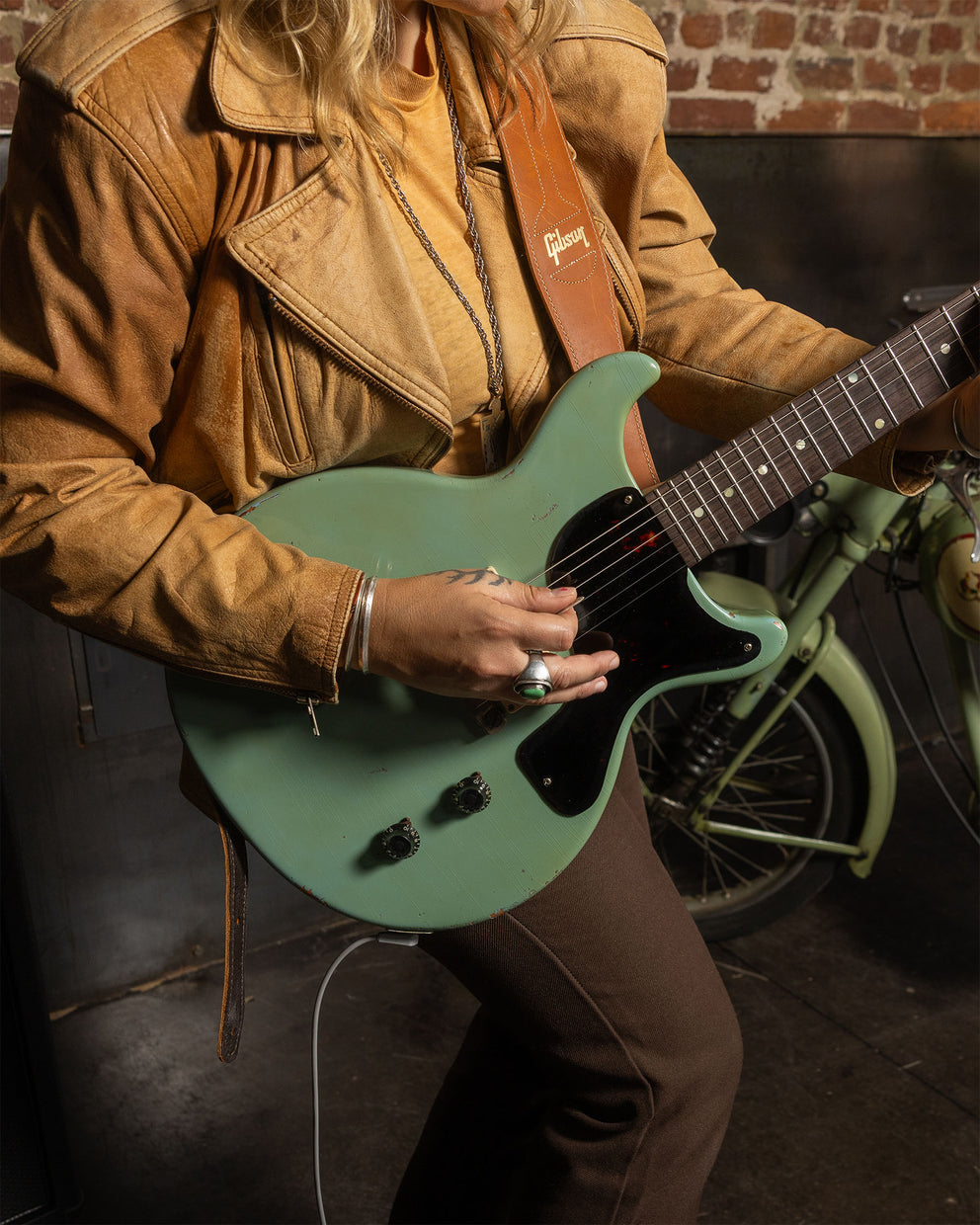 Gibson, brand website product image