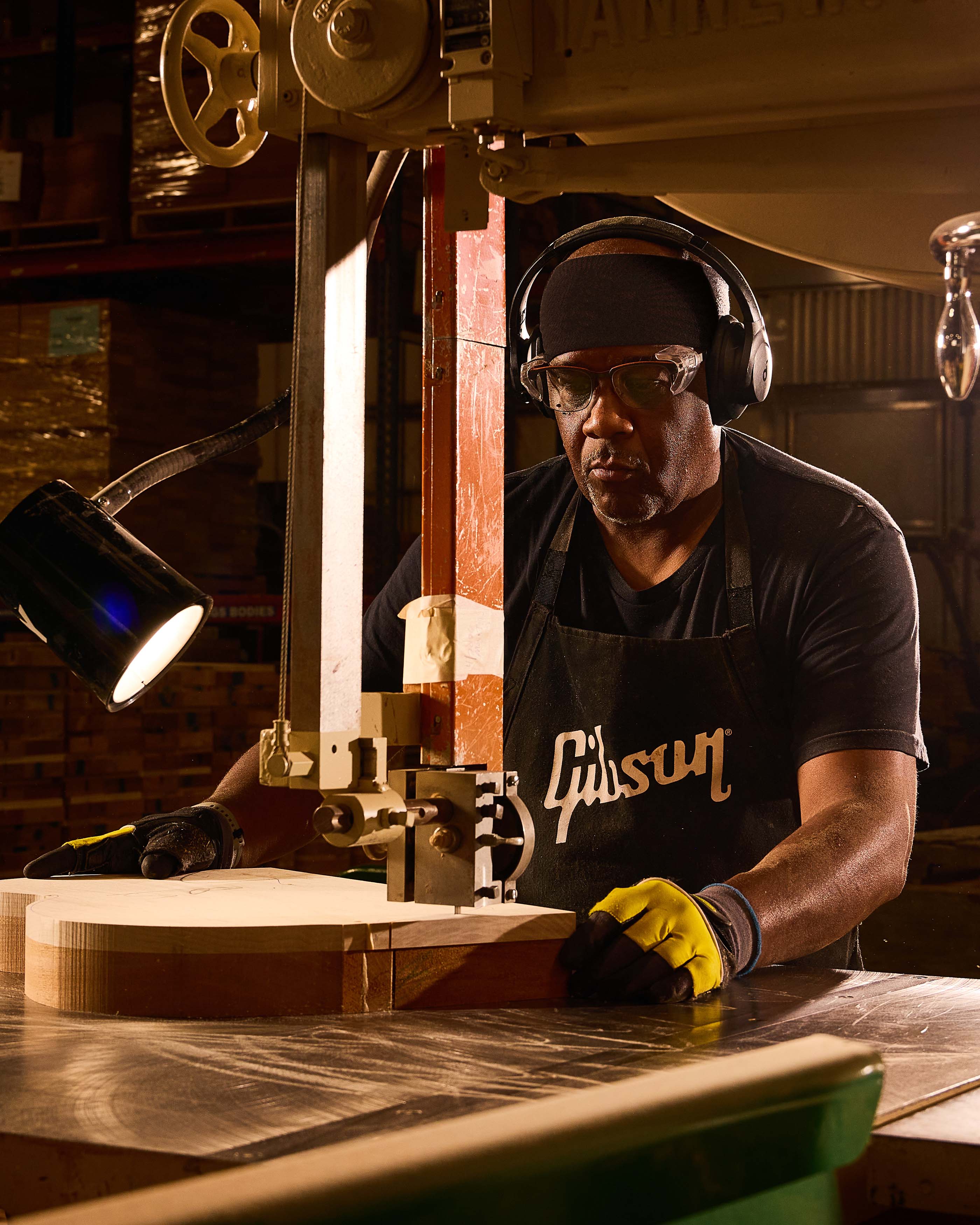 Hero_mobile_handcrafted_wood.