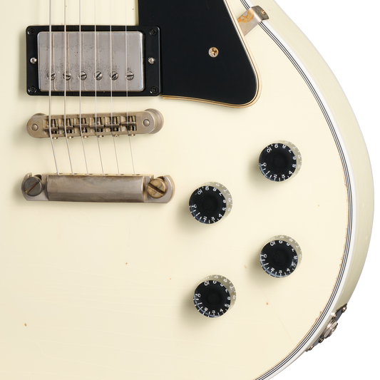 Gibson Custom Les Paul Custom, Heavy Aged, Classic White Electric Guitar Gibson Custom