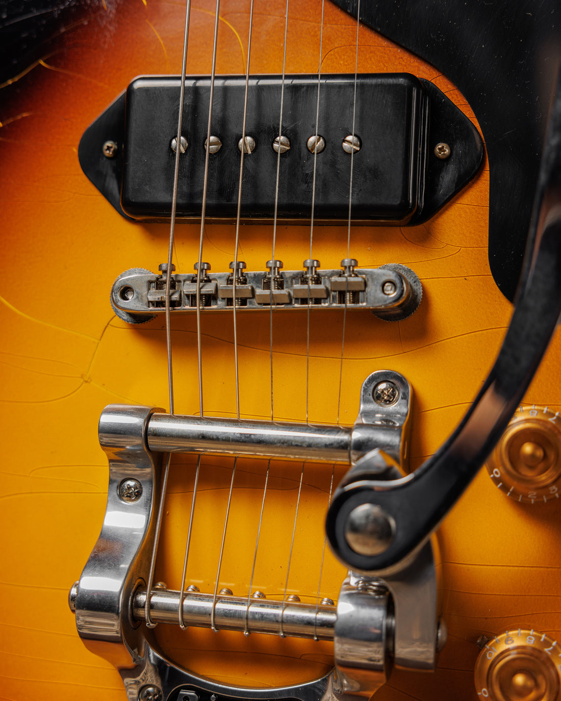 Pickup and bridge detail of Gibson Custom Select 1957 Les Paul Junior Reissue with Bigsby