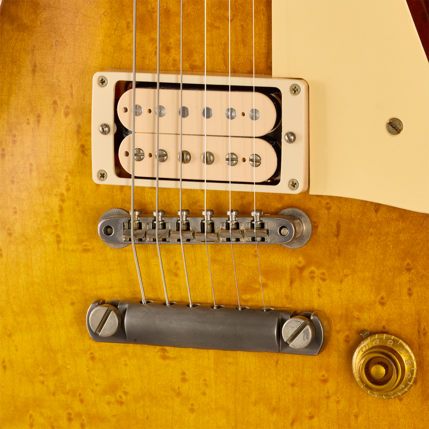 Gibson Custom LE 1959 Les Paul Standard Reissue with Birdseye Maple Top, Light Aged, Peach Tea Burst Electric Guitar Gibson Custom