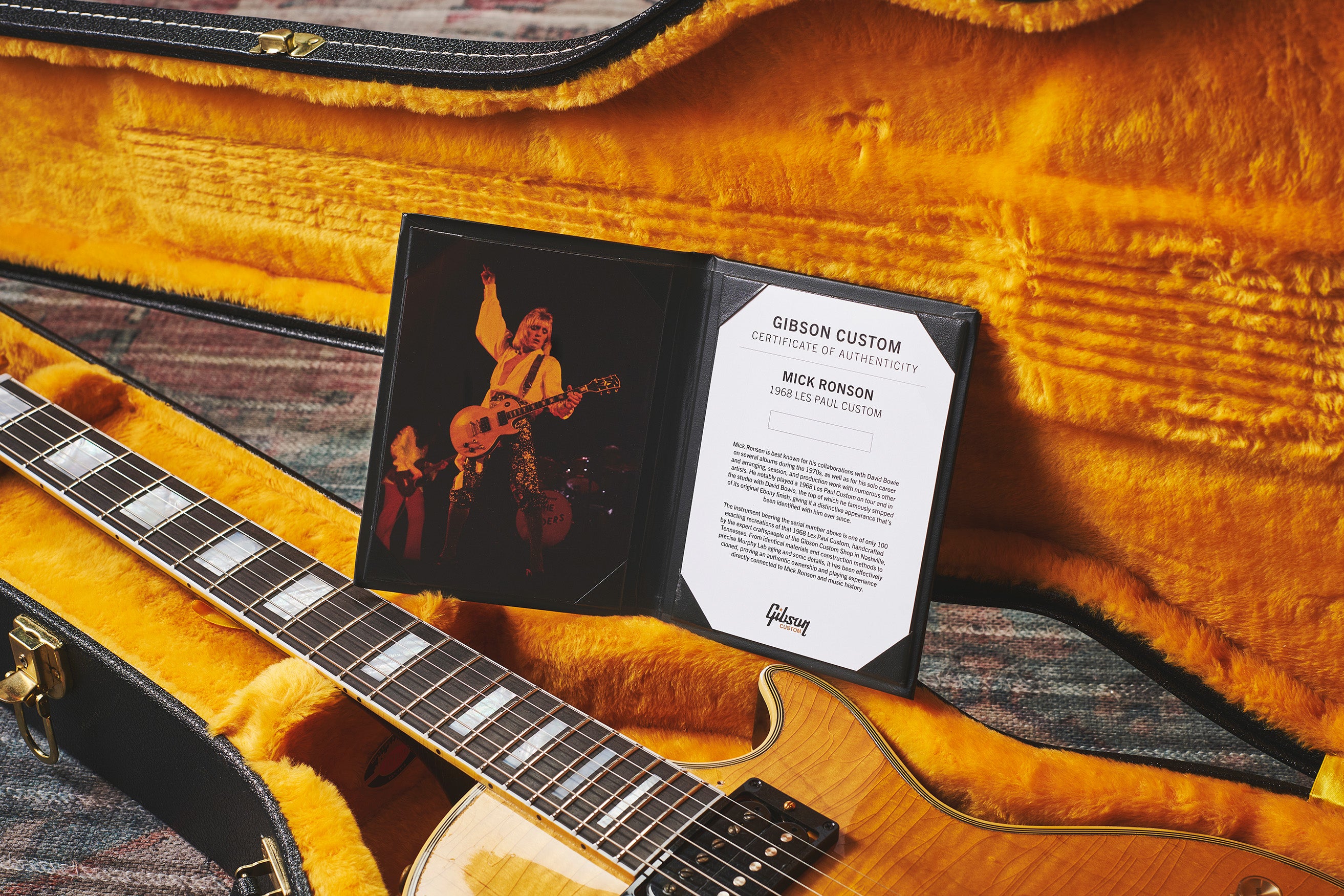 Gibson firma la Mick Ronson 1968 Les Paul Custom: 100 esemplari tra storia e filologia Gibson firma la Mick Ronson 1968 Les Paul Custom: 100 esemplari tra storia e filologia