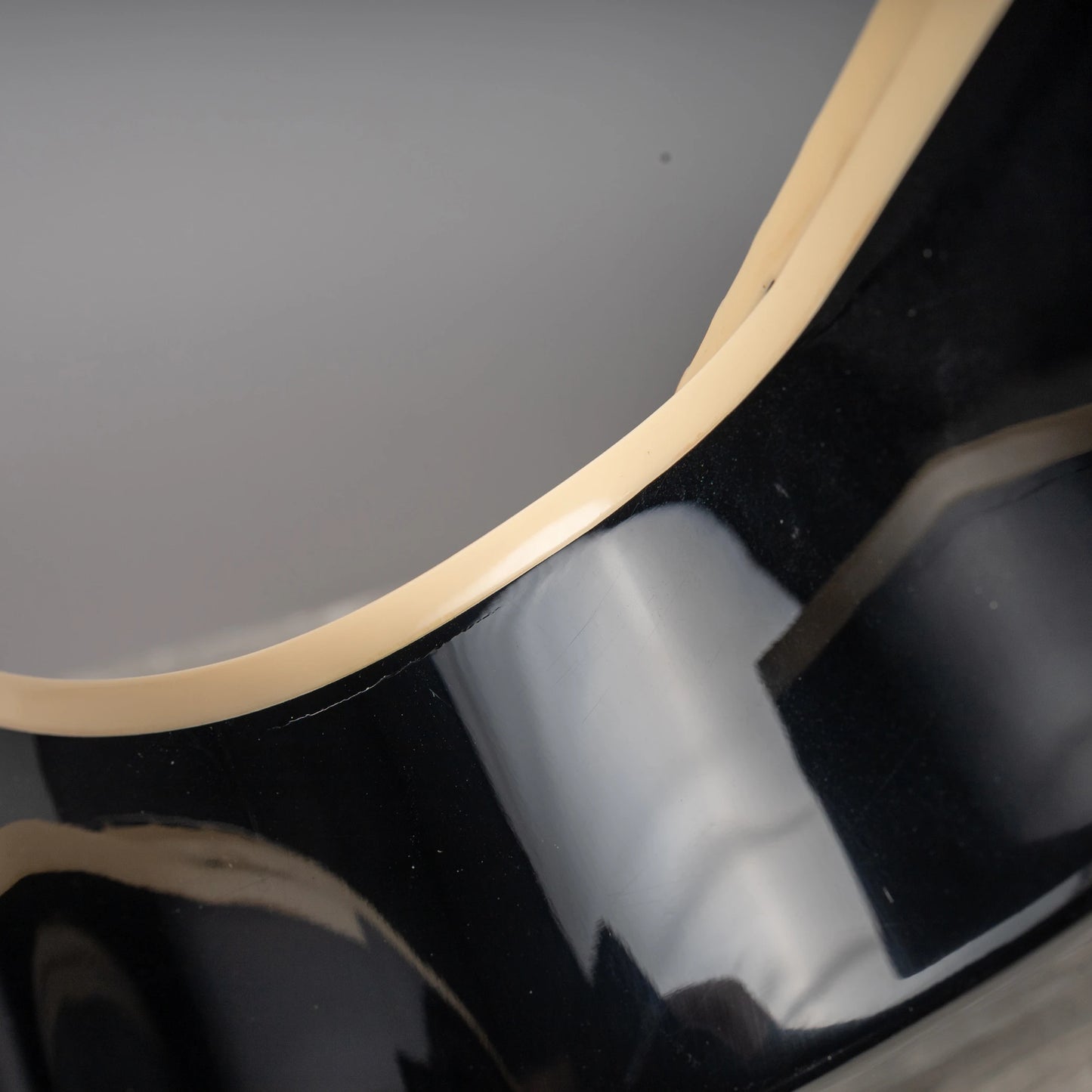 Gibson Mod™ Collection Les Paul Classic, Ebony | Gibson Mod™ Collection Electric Guitar Gibson Mod™ Collection