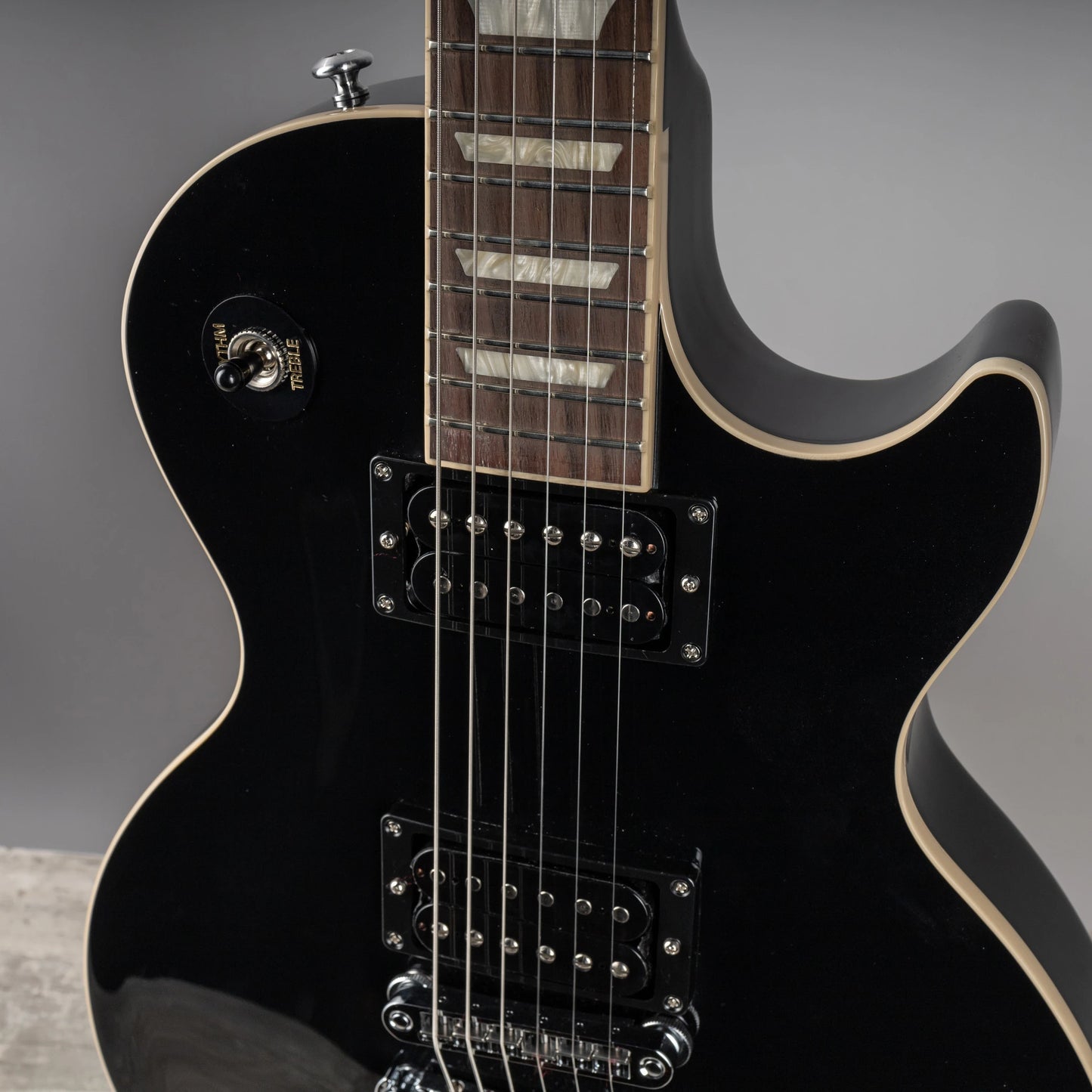 Gibson Mod™ Collection Les Paul Classic, Ebony | Gibson Mod™ Collection Electric Guitar Gibson Mod™ Collection