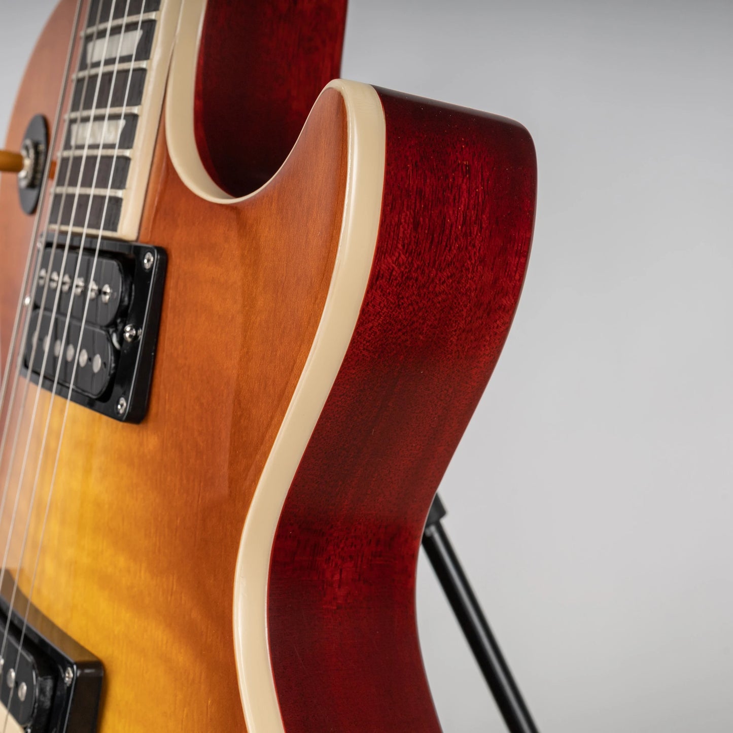Gibson Mod™ Collection Les Paul Standard 60s, Unburst Satin Back | Gibson Mod™ Collection, Unburst with Satin Back Electric Guitar Gibson Mod™ Collection