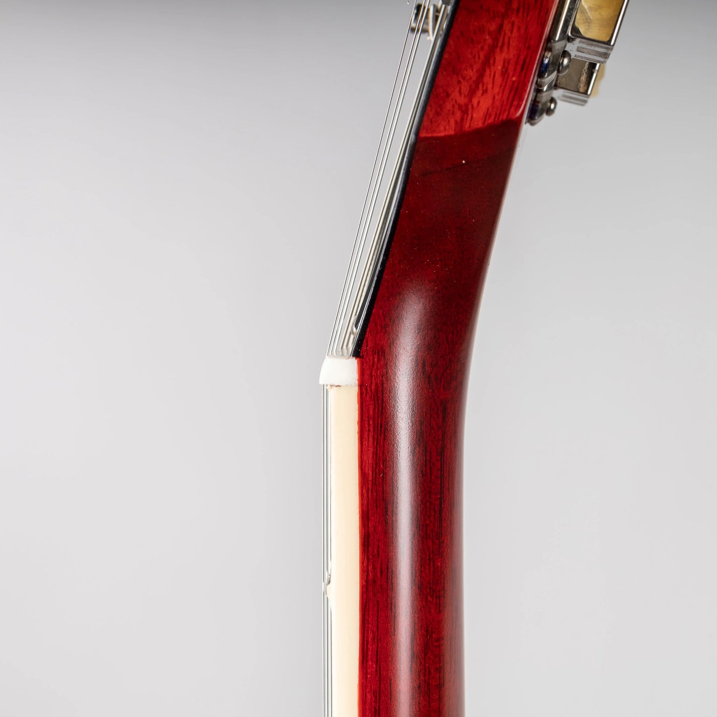 Gibson Mod™ Collection Les Paul Standard 60s, Unburst Satin Back | Gibson Mod™ Collection, Unburst with Satin Back Electric Guitar Gibson Mod™ Collection