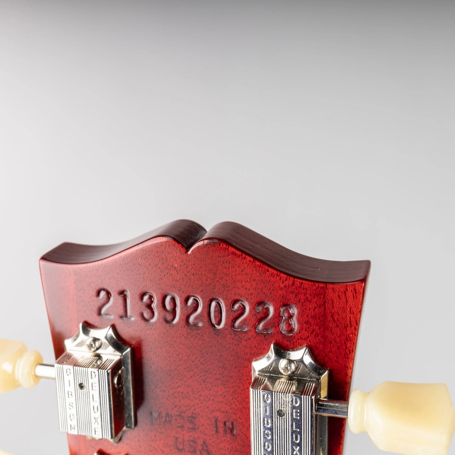 Gibson Mod™ Collection Les Paul Standard 60s, Unburst Satin Back | Gibson Mod™ Collection, Unburst with Satin Back Electric Guitar Gibson Mod™ Collection