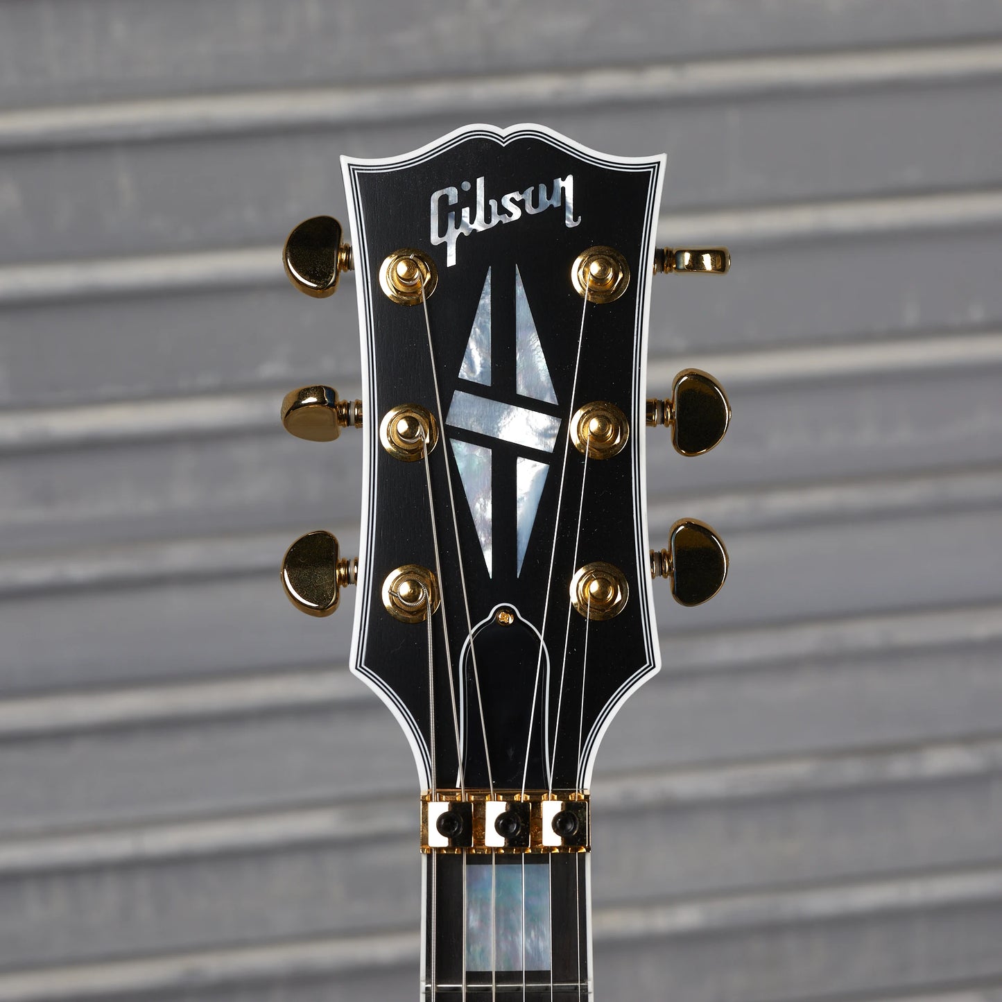 Gibson Mod™ Collection Les Paul Axcess Custom, Emerald Green Metallic Satin | Gibson Mod™ Collection Electric Guitar Gibson Mod™ Collection
