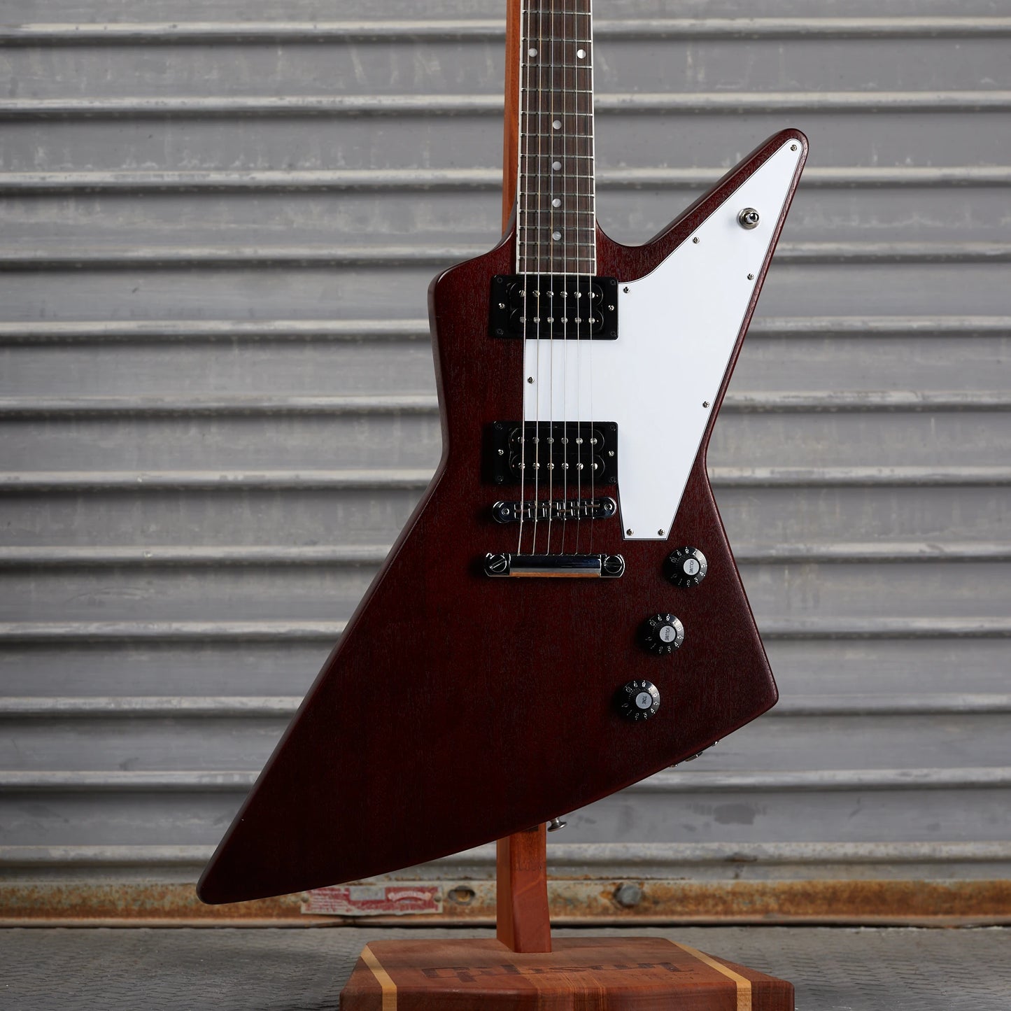 Gibson Mod™ Collection 70s Explorer, Satin Cherry Wine | Gibson Mod™ Collection Electric Guitar Gibson Mod™ Collection