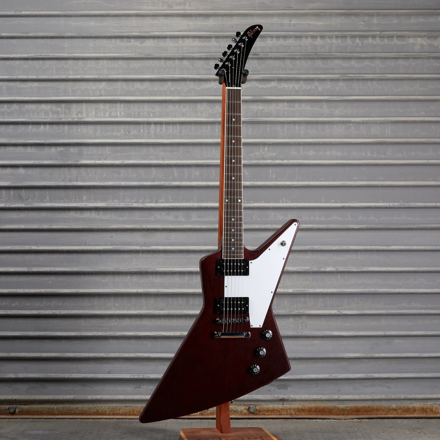 Gibson Mod™ Collection 70s Explorer, Satin Cherry Wine | Gibson Mod™ Collection Electric Guitar Gibson Mod™ Collection