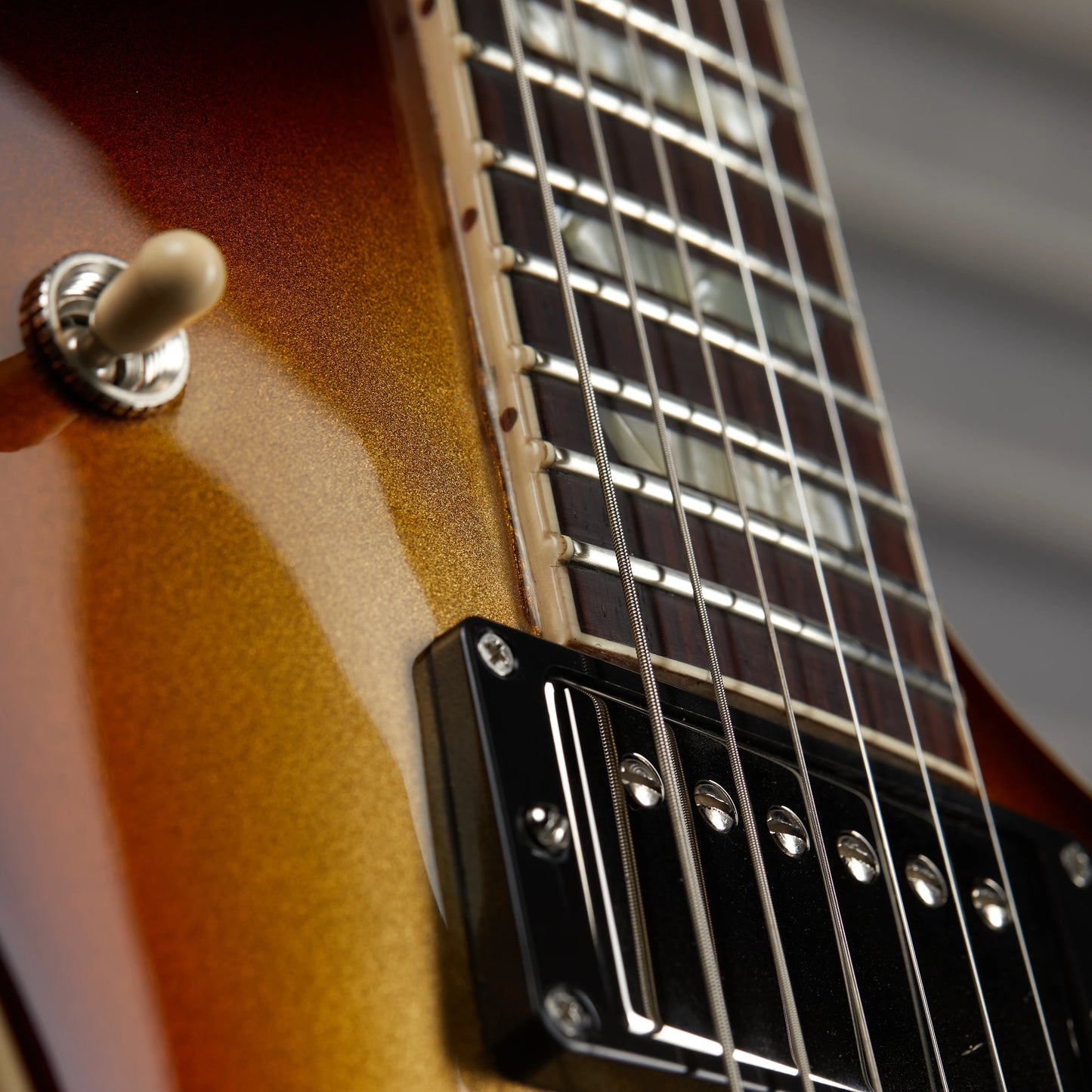 Gibson Mod™ Collection Gibson Custom 1959 Les Paul Standard Reissue, Bullion Burst | Gibson Mod™ Collection Electric Guitar Gibson Mod™ Collection